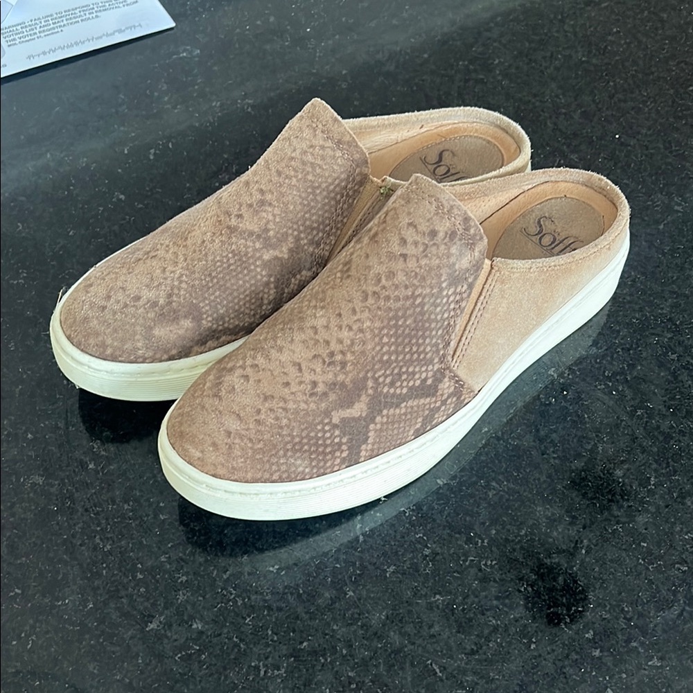 Sofft Brown Mules with Textured Upper and Flat Sole